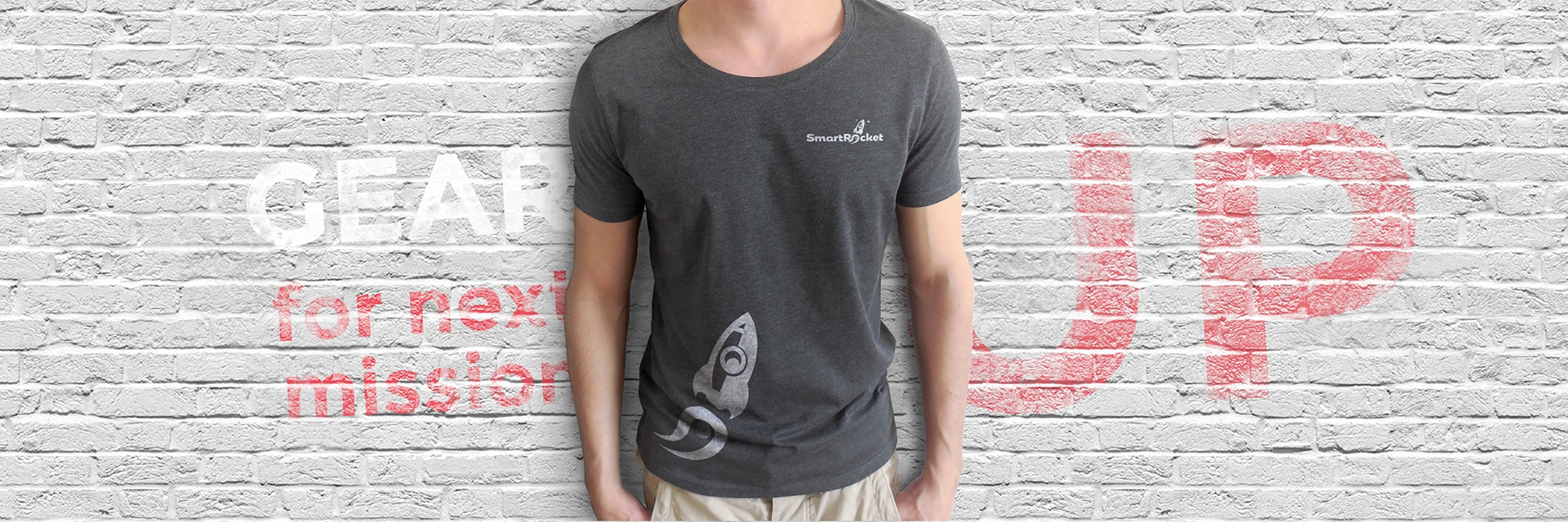 https://media.authentic-studio.com/web-content/uploads/2020/11/t-shirts-for-mobile-applicaiton-smart-rocket.jpg